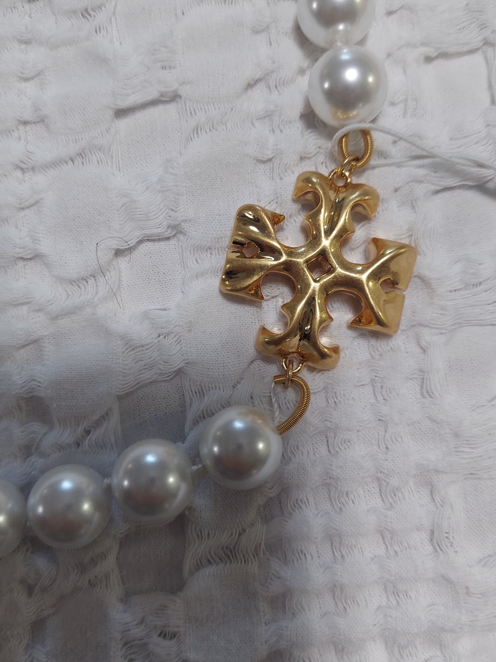 Tory Burch Cream Pearl Necklace with Gold Floral Accent - Picture 4 of 6